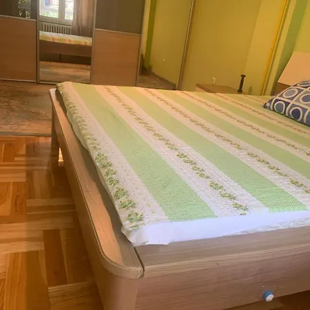 Auris 2 Apartamento