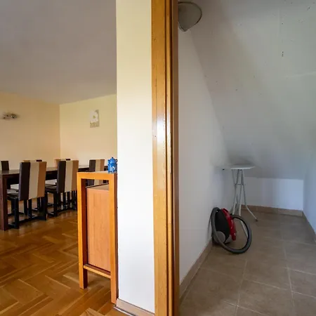 Apartment Auris 2 *